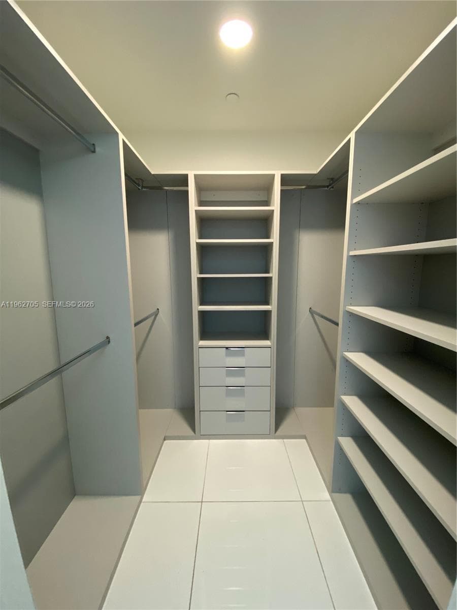 851 NE 1st Ave # 1508, Miami FL 33132 — 9