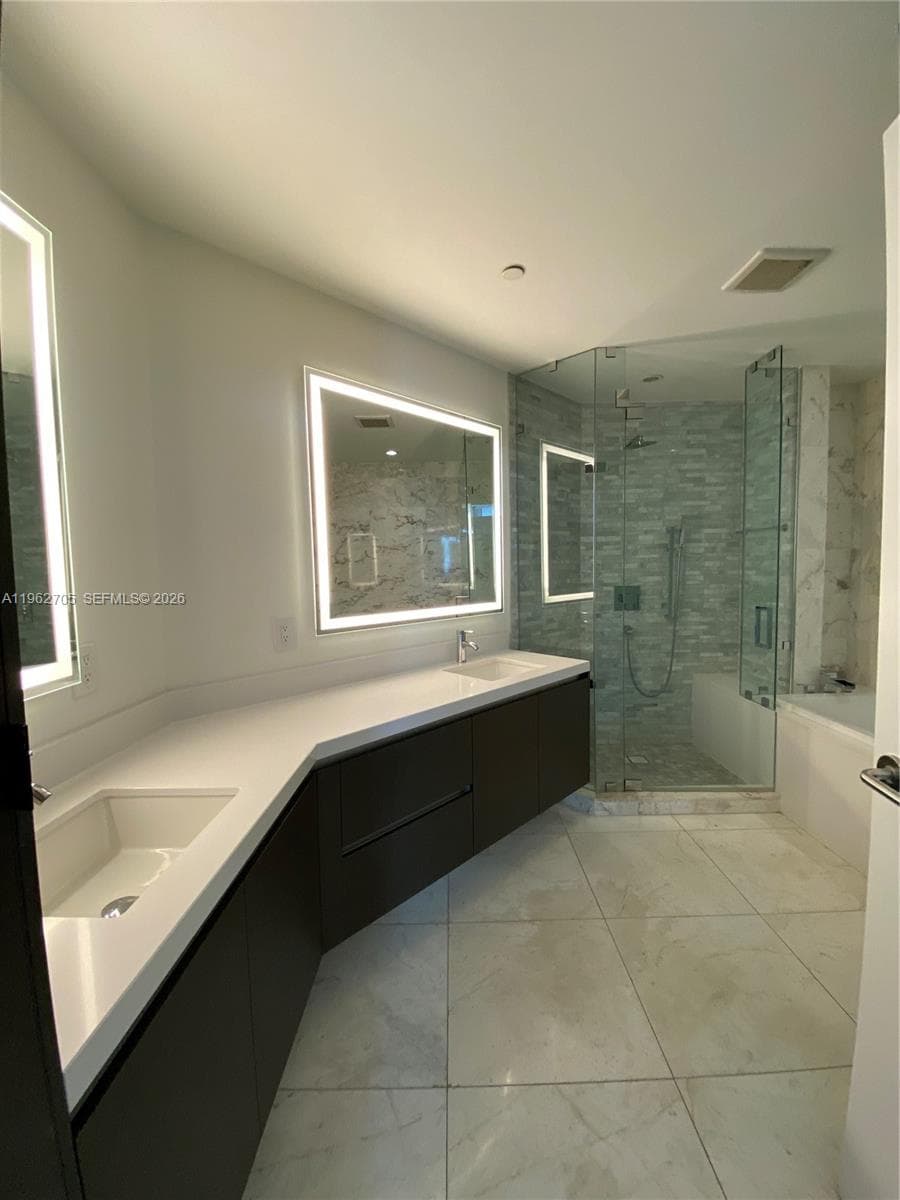 851 NE 1st Ave # 1508, Miami FL 33132 — 15