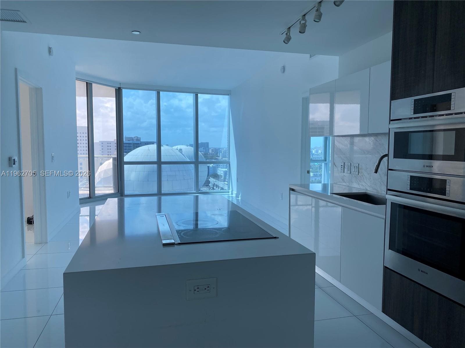 851 NE 1st Ave # 1508, Miami FL 33132 — 21