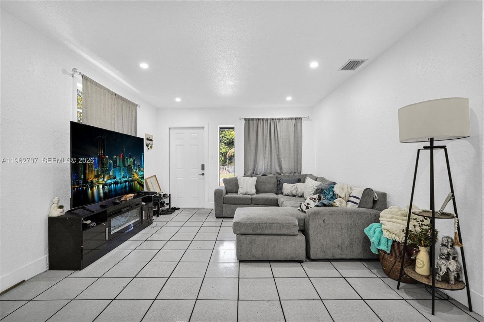 3280 NW 213th Ter, Miami Gardens FL 33056 — 16