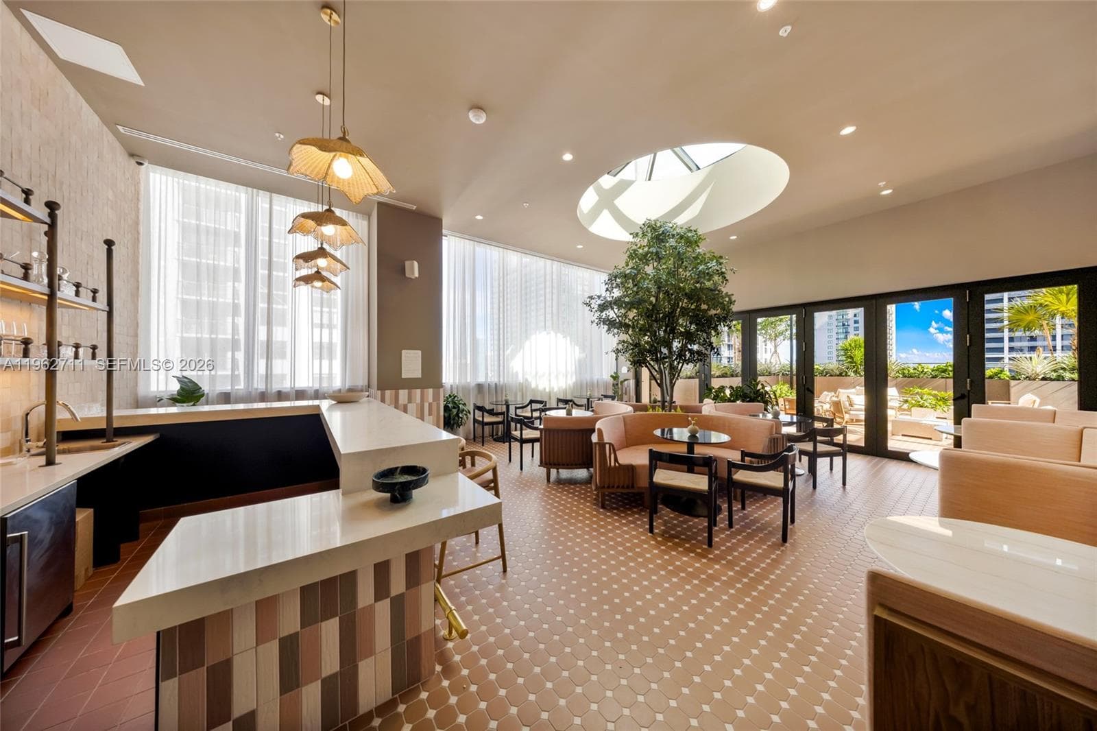 11 NE 6th St # 1208, Miami FL 33132 — 23