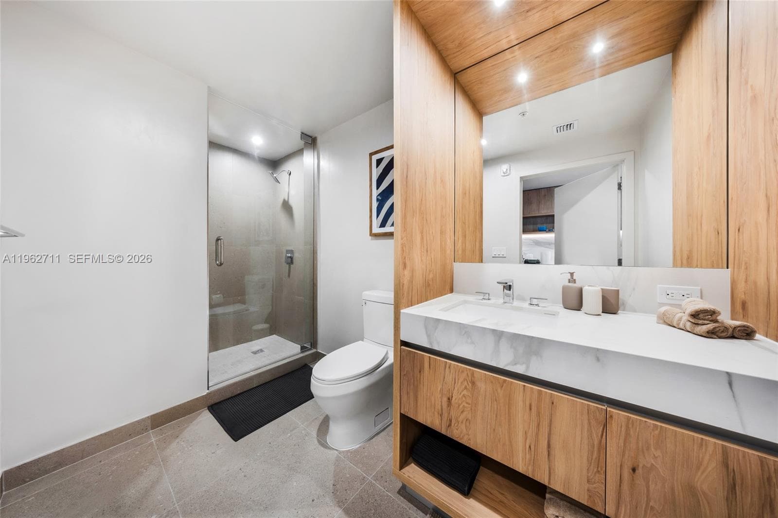 11 NE 6th St # 1208, Miami FL 33132 — 6