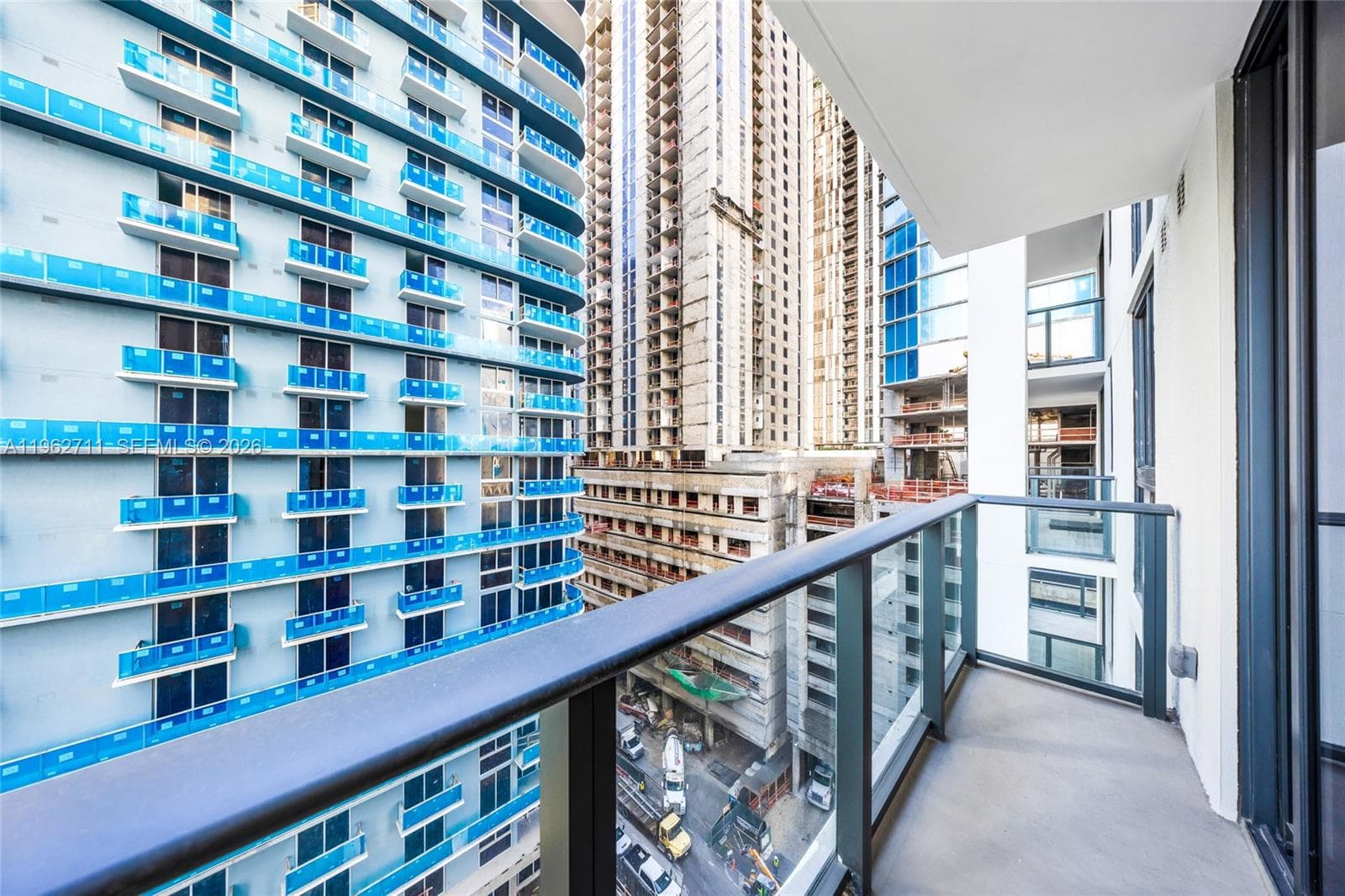 11 NE 6th St # 1208, Miami FL 33132 — 13