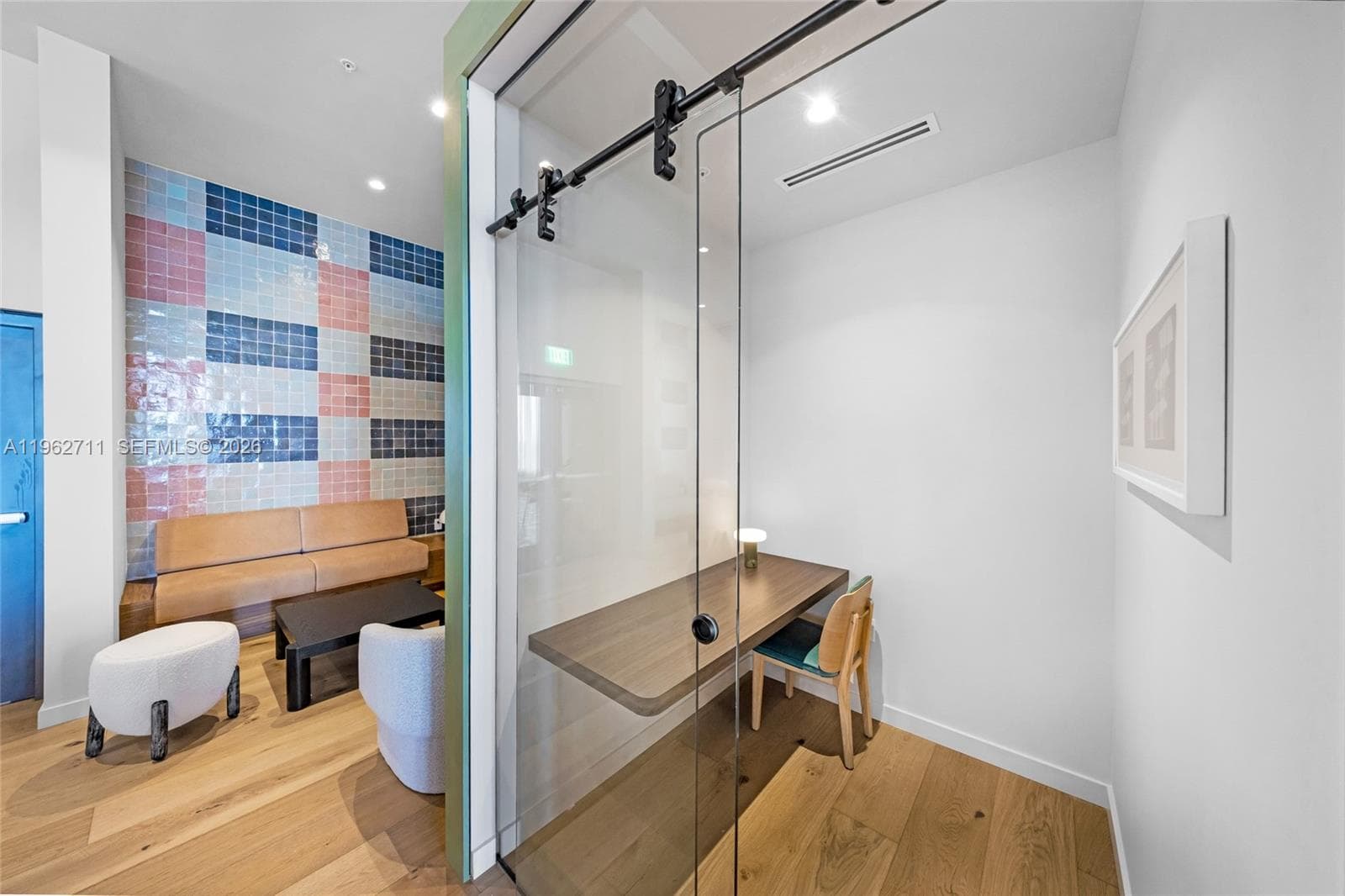 11 NE 6th St # 1208, Miami FL 33132 — 32