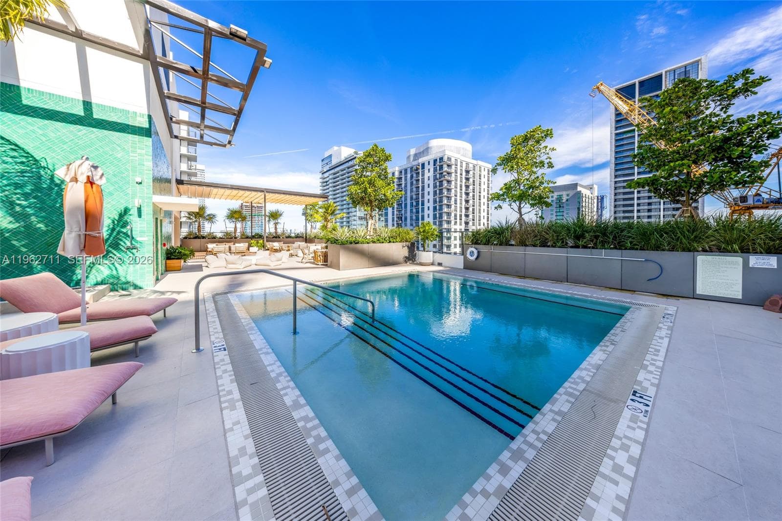 11 NE 6th St # 1208, Miami FL 33132 — 18