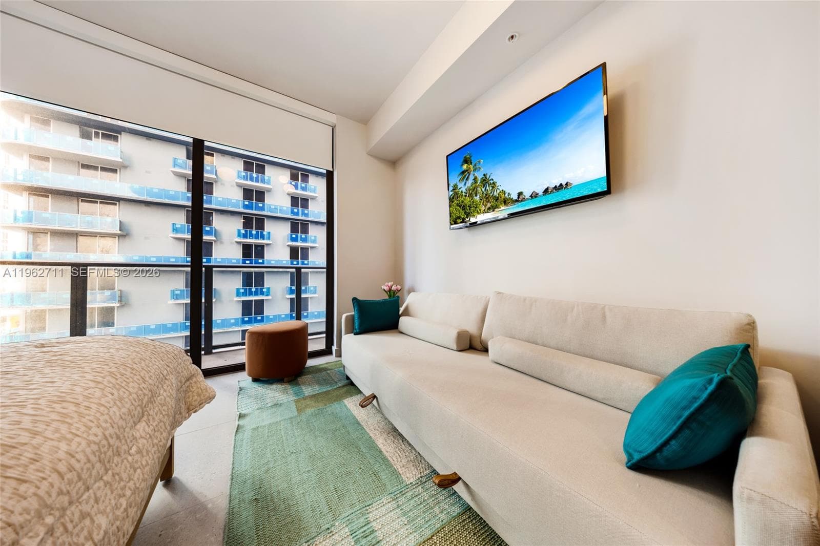 11 NE 6th St # 1208, Miami FL 33132 — 15