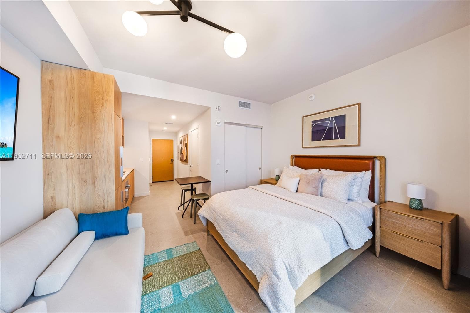 11 NE 6th St # 1208, Miami FL 33132 — 4