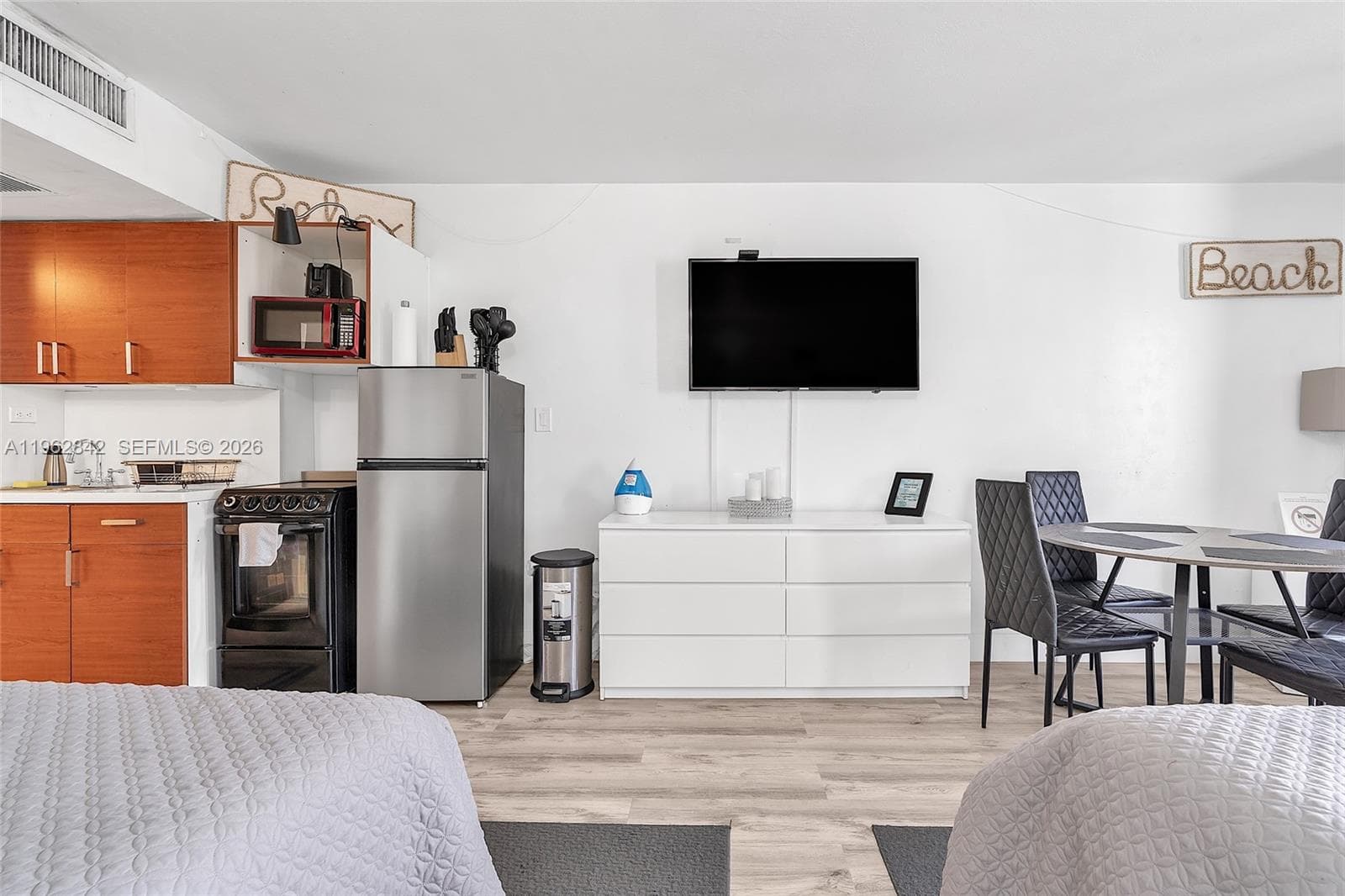 19201 Collins Ave # 439, Sunny Isles Beach FL 33160 — 24
