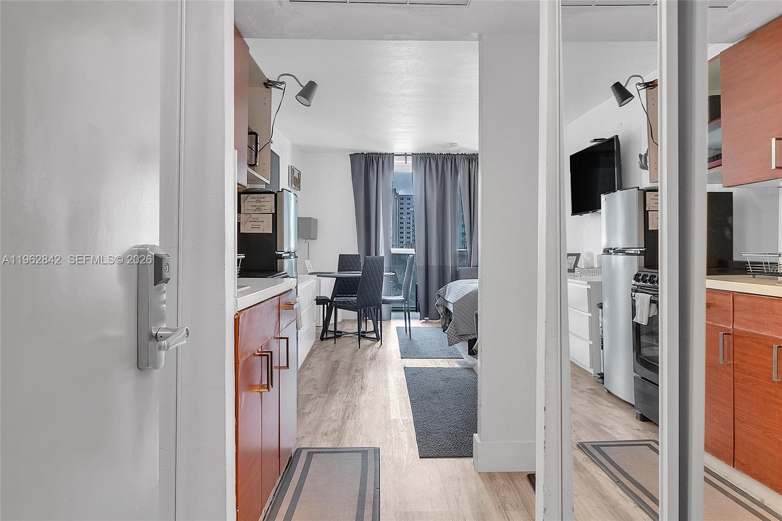 19201 Collins Ave # 439, Sunny Isles Beach FL 33160 — 18