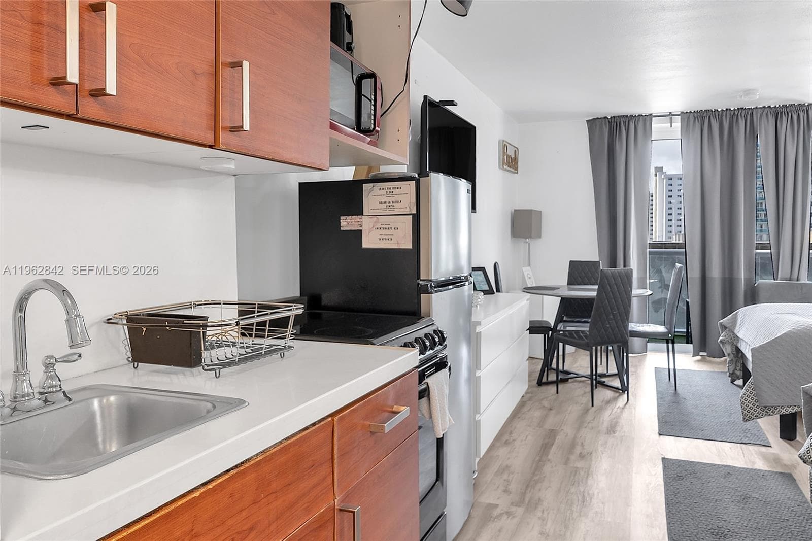 19201 Collins Ave # 439, Sunny Isles Beach FL 33160 — 19
