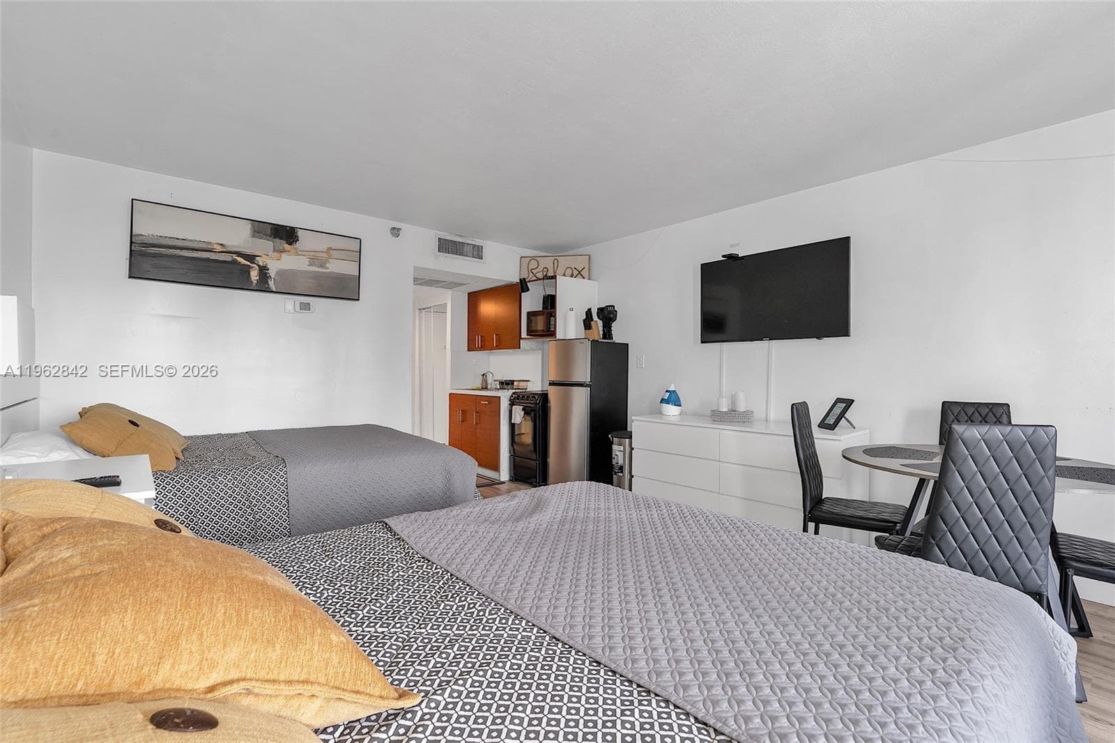 19201 Collins Ave # 439, Sunny Isles Beach FL 33160 — 31