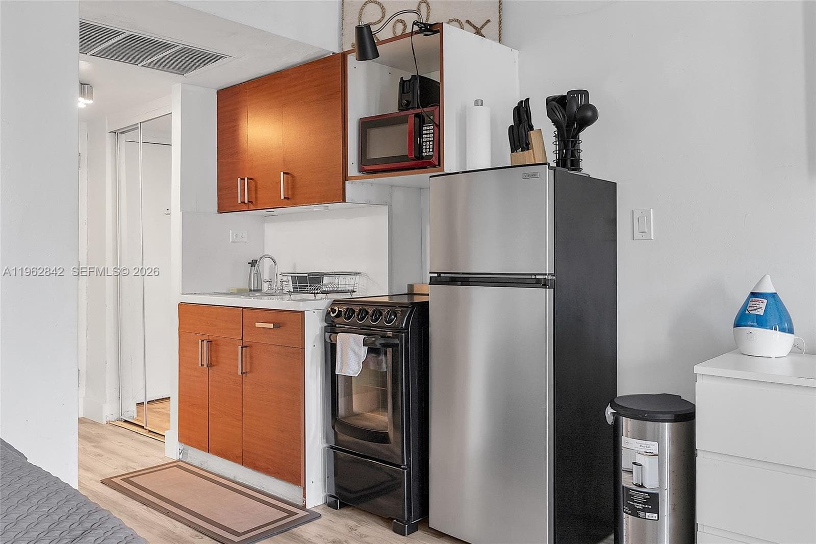 19201 Collins Ave # 439, Sunny Isles Beach FL 33160 — 25