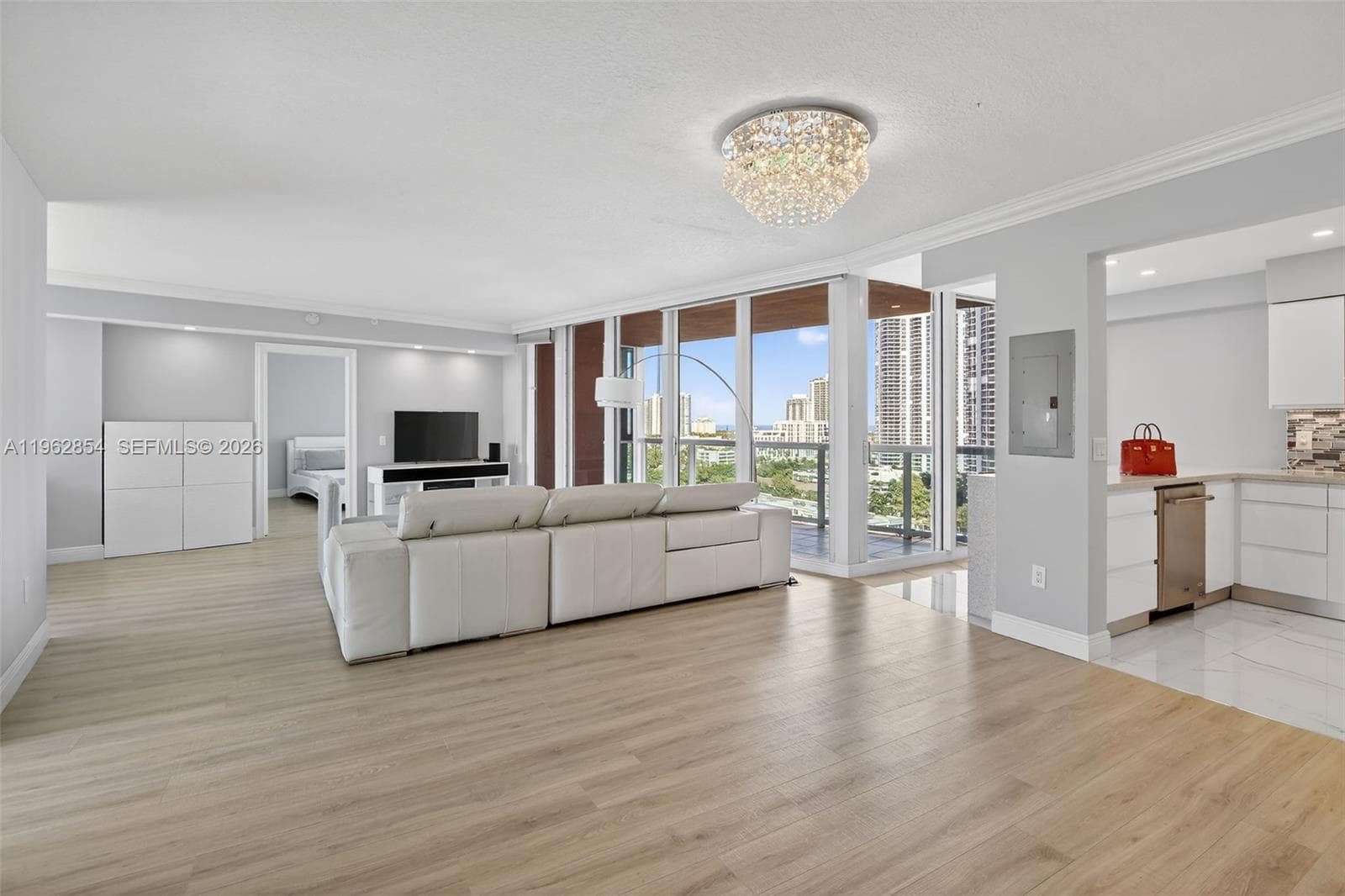 3370 Hidden Bay Dr # 1501, Aventura FL 33180 — 2