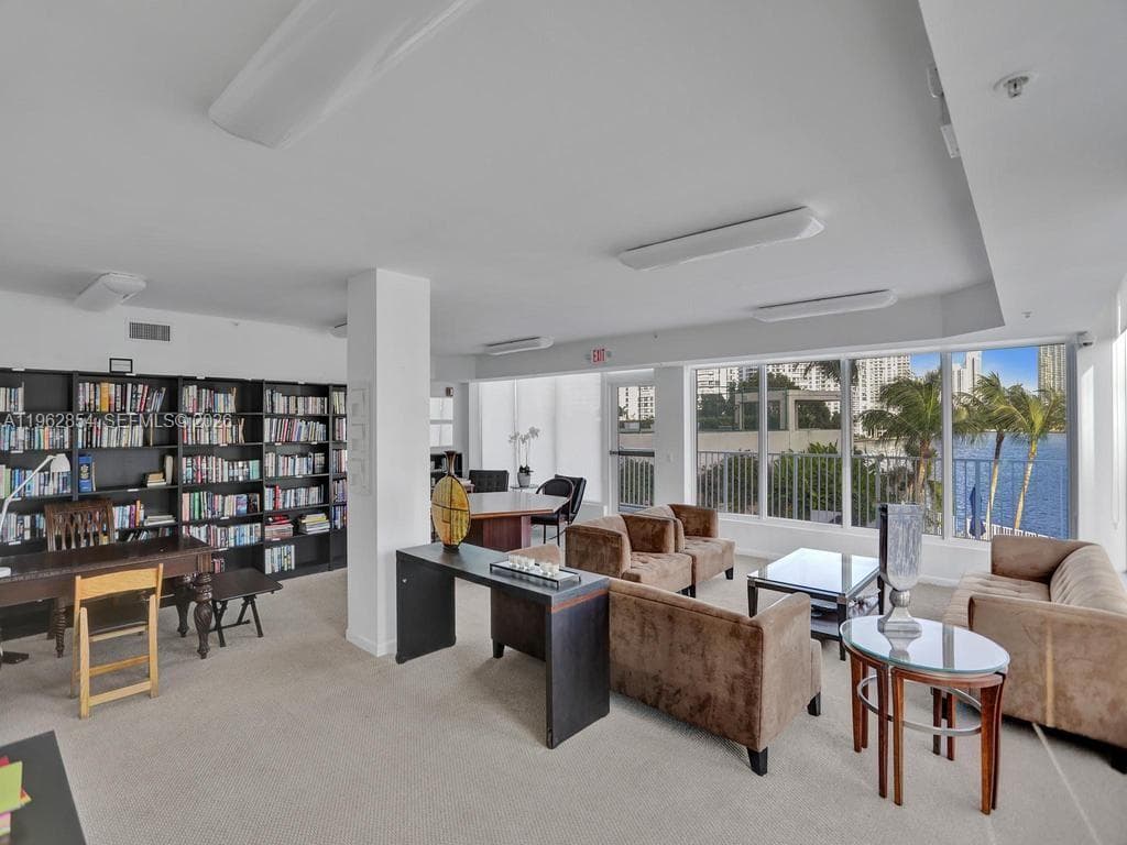3370 Hidden Bay Dr # 1501, Aventura FL 33180 — 52