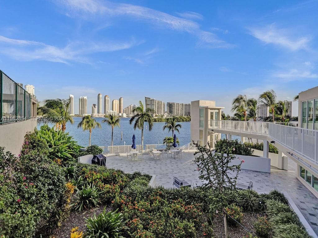 3370 Hidden Bay Dr # 1501, Aventura FL 33180 — 42