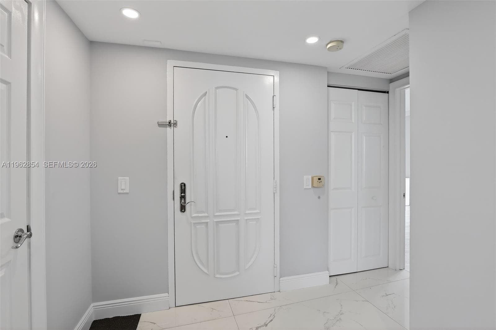 3370 Hidden Bay Dr # 1501, Aventura FL 33180 — 16