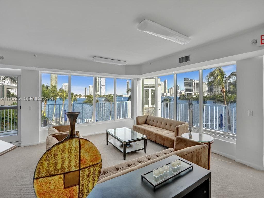 3370 Hidden Bay Dr # 1501, Aventura FL 33180 — 53
