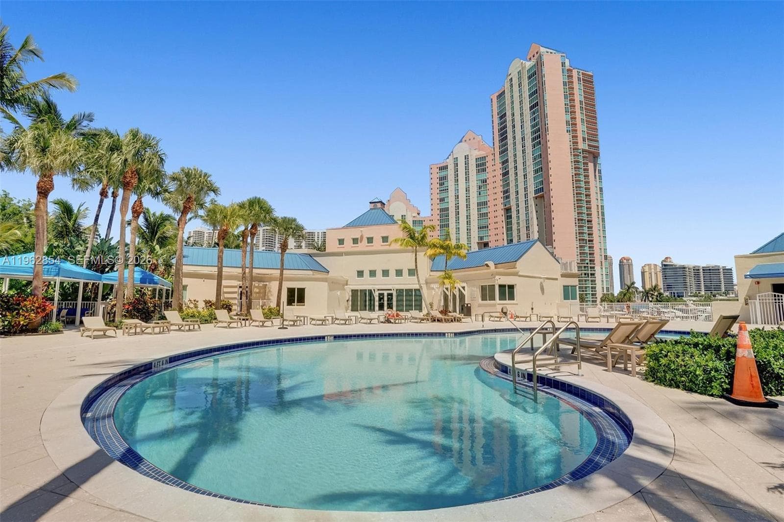 3370 Hidden Bay Dr # 1501, Aventura FL 33180 — 65