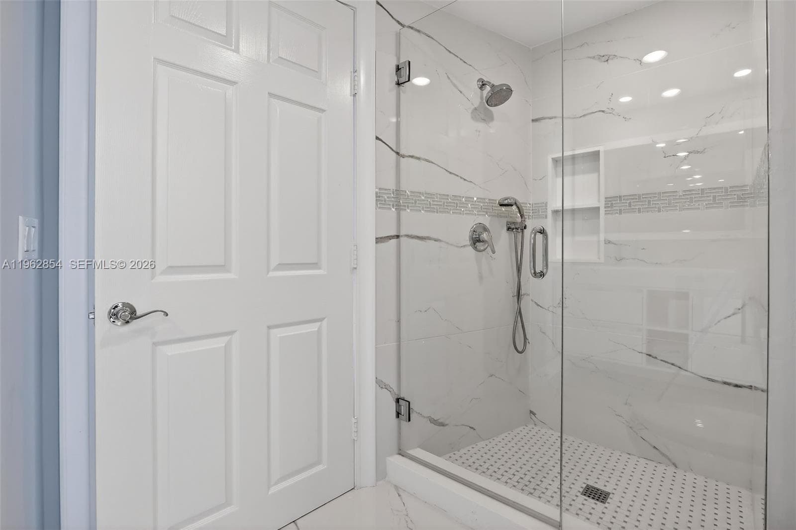 3370 Hidden Bay Dr # 1501, Aventura FL 33180 — 33