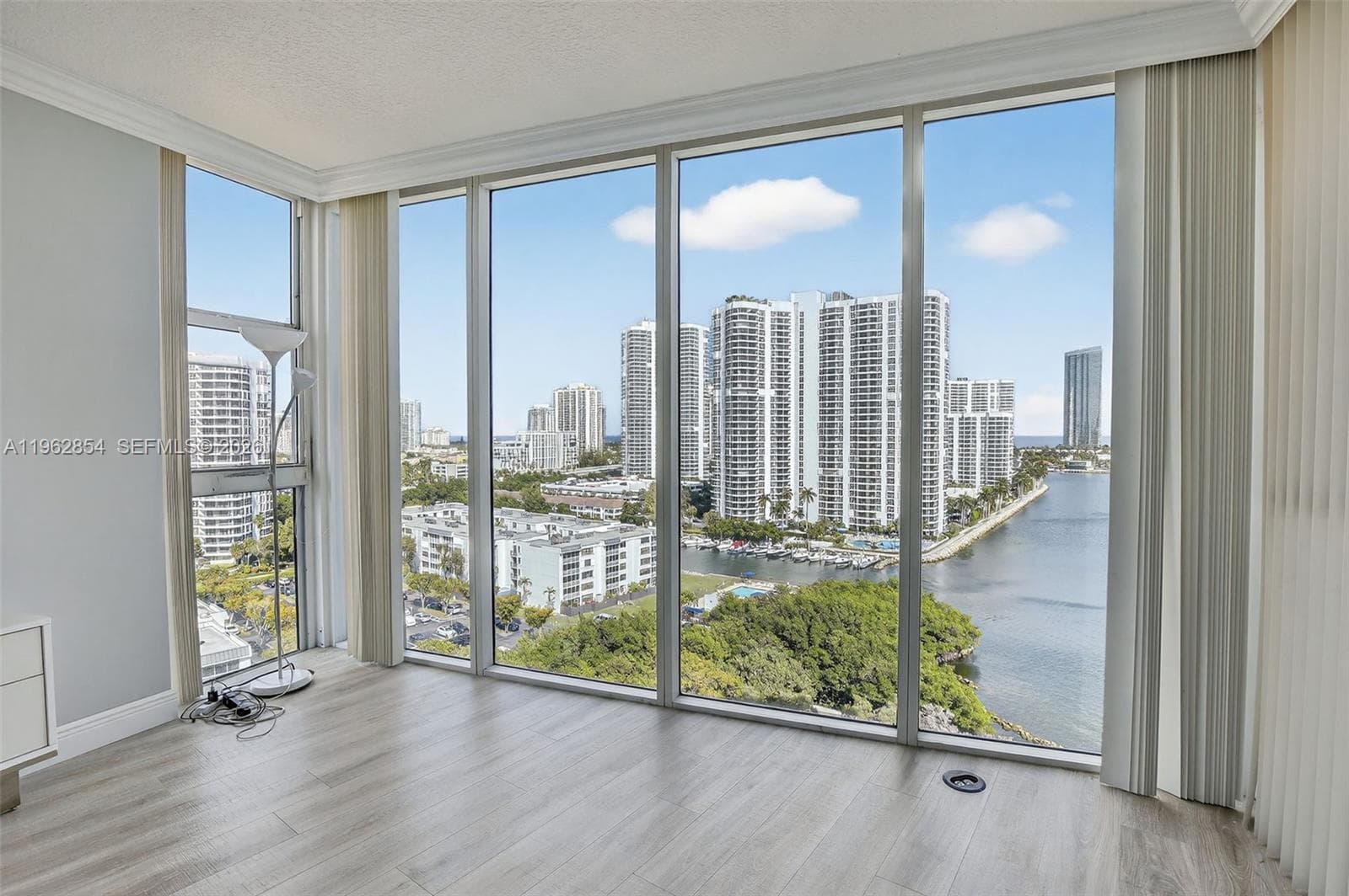3370 Hidden Bay Dr # 1501, Aventura FL 33180 — 18