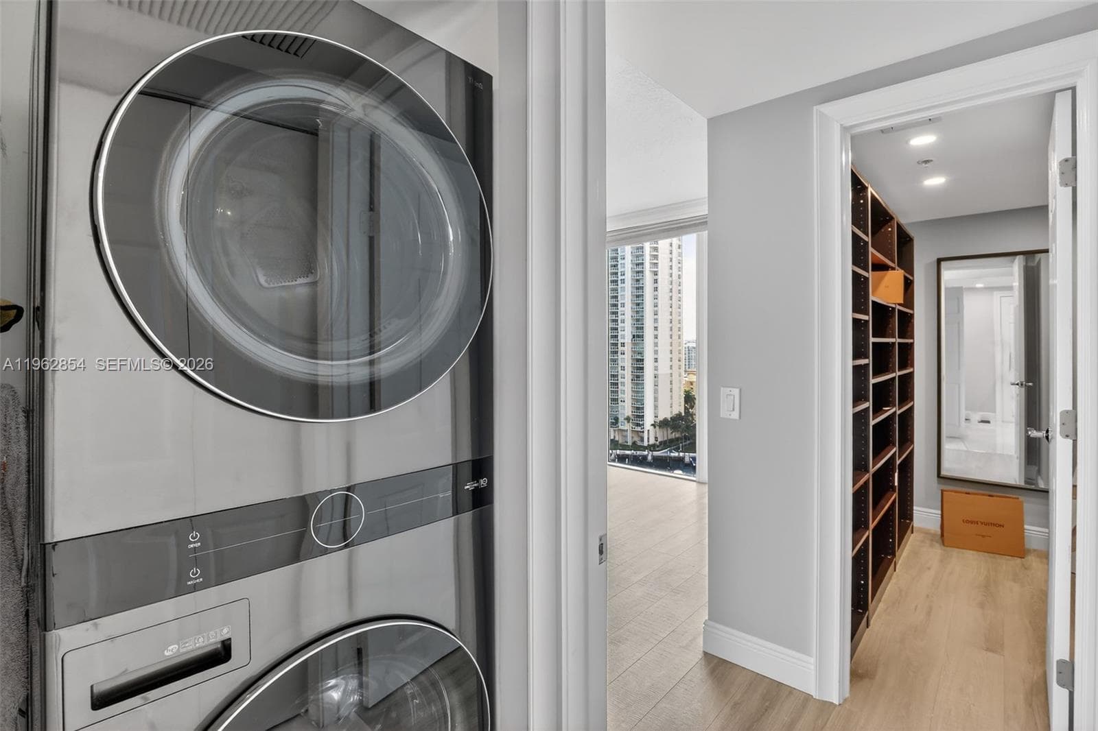 3370 Hidden Bay Dr # 1501, Aventura FL 33180 — 37