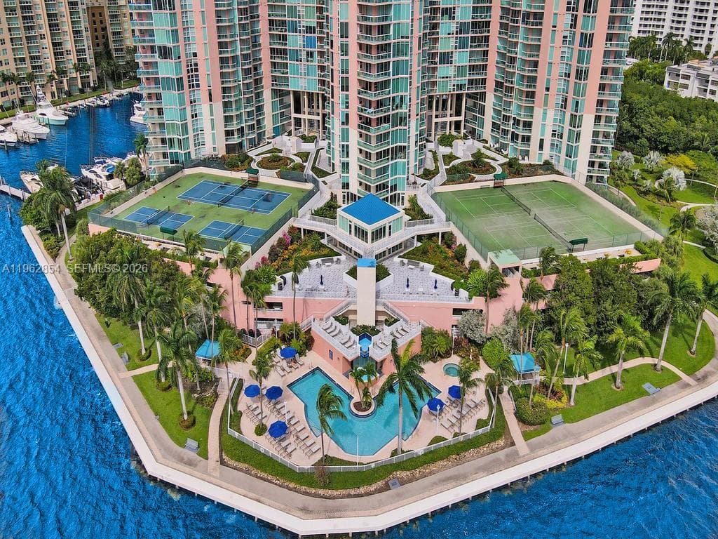 3370 Hidden Bay Dr # 1501, Aventura FL 33180 — 40