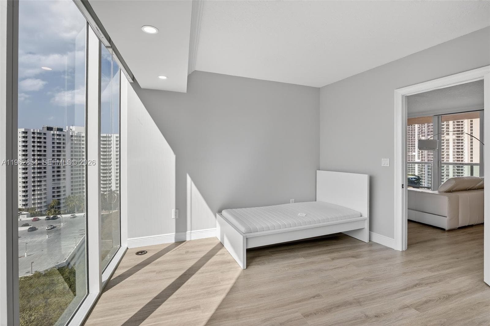 3370 Hidden Bay Dr # 1501, Aventura FL 33180 — 35