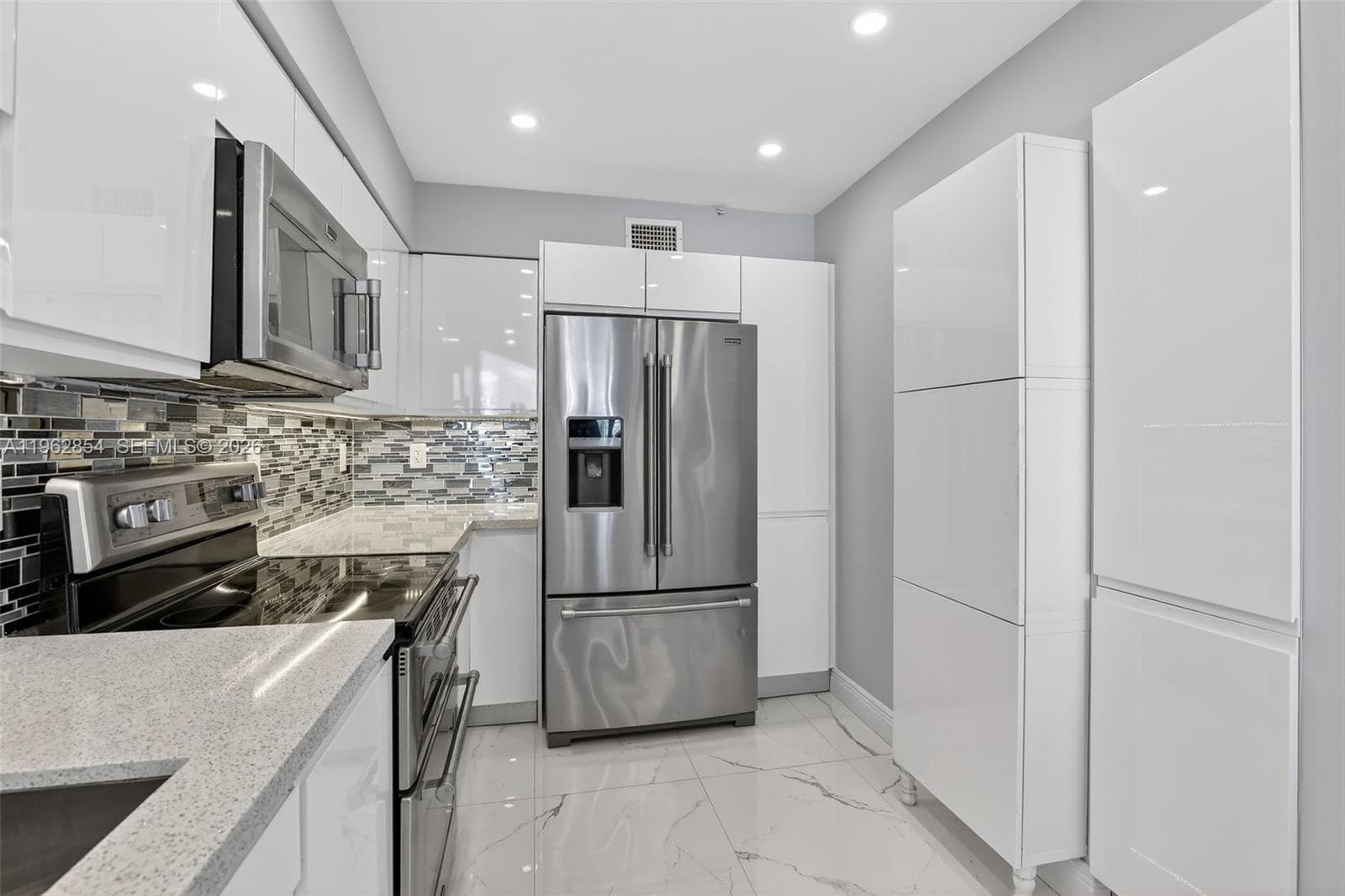 3370 Hidden Bay Dr # 1501, Aventura FL 33180 — 8