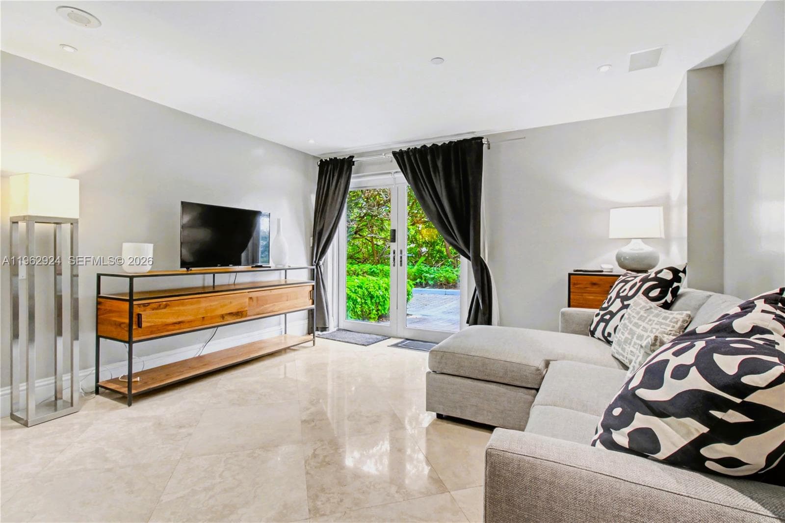 16500 Collins Ave # 9, Sunny Isles Beach FL 33160 — 9