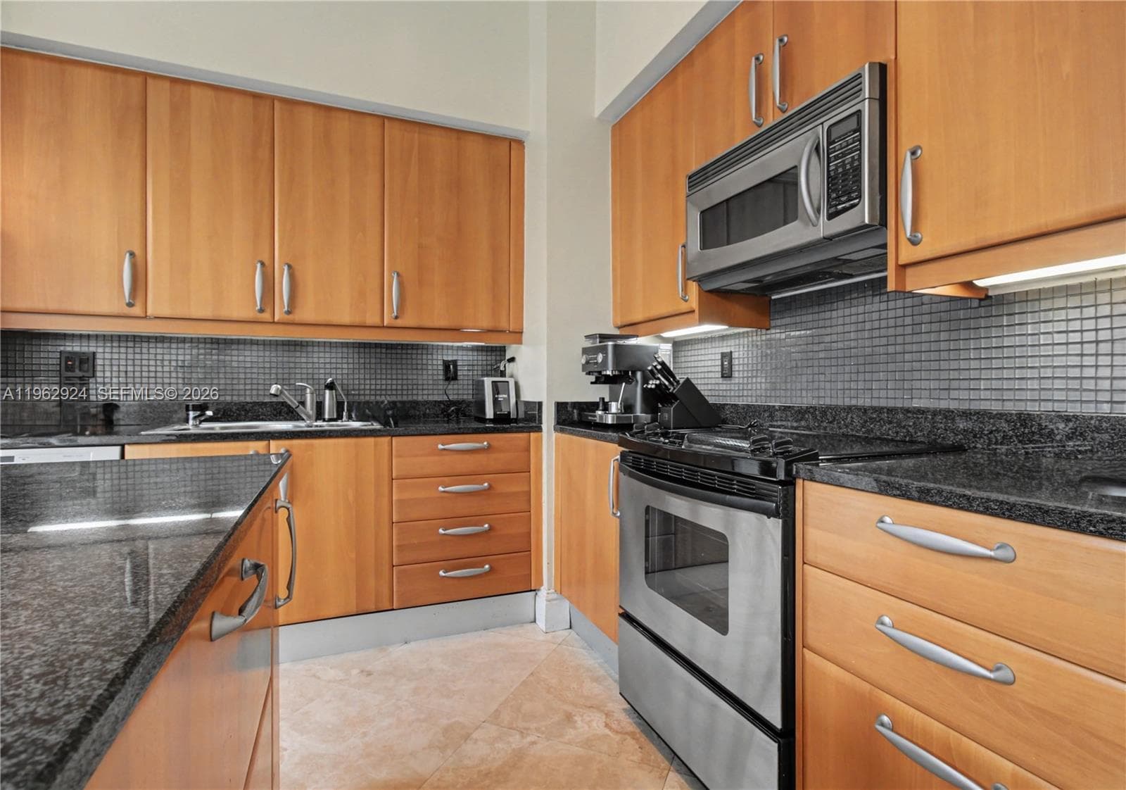 16500 Collins Ave # 9, Sunny Isles Beach FL 33160 — 8
