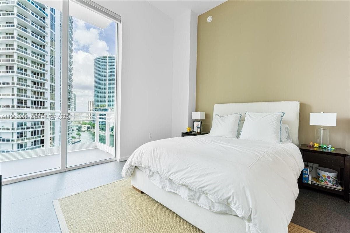 900 Brickell Key Blvd # 1101, Miami FL 33131 — 32