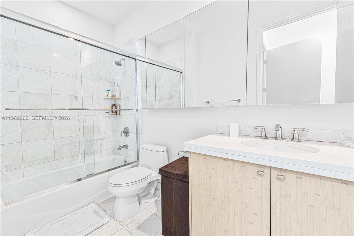 900 Brickell Key Blvd # 1101, Miami FL 33131 — 31