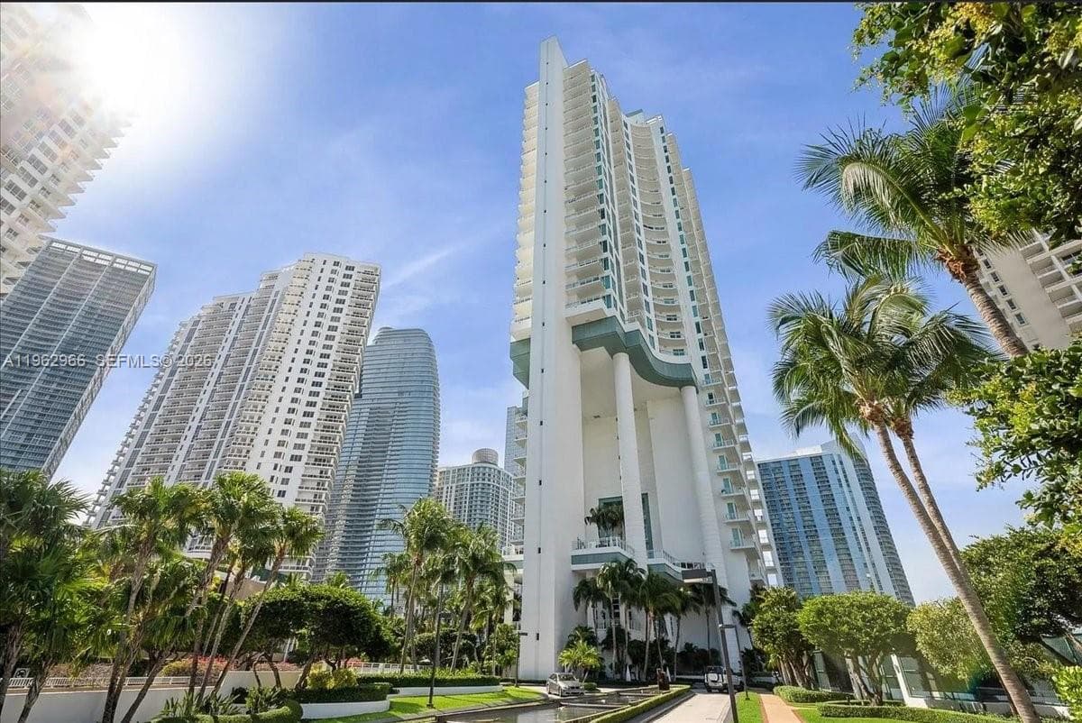 900 Brickell Key Blvd # 1101, Miami FL 33131 — 4