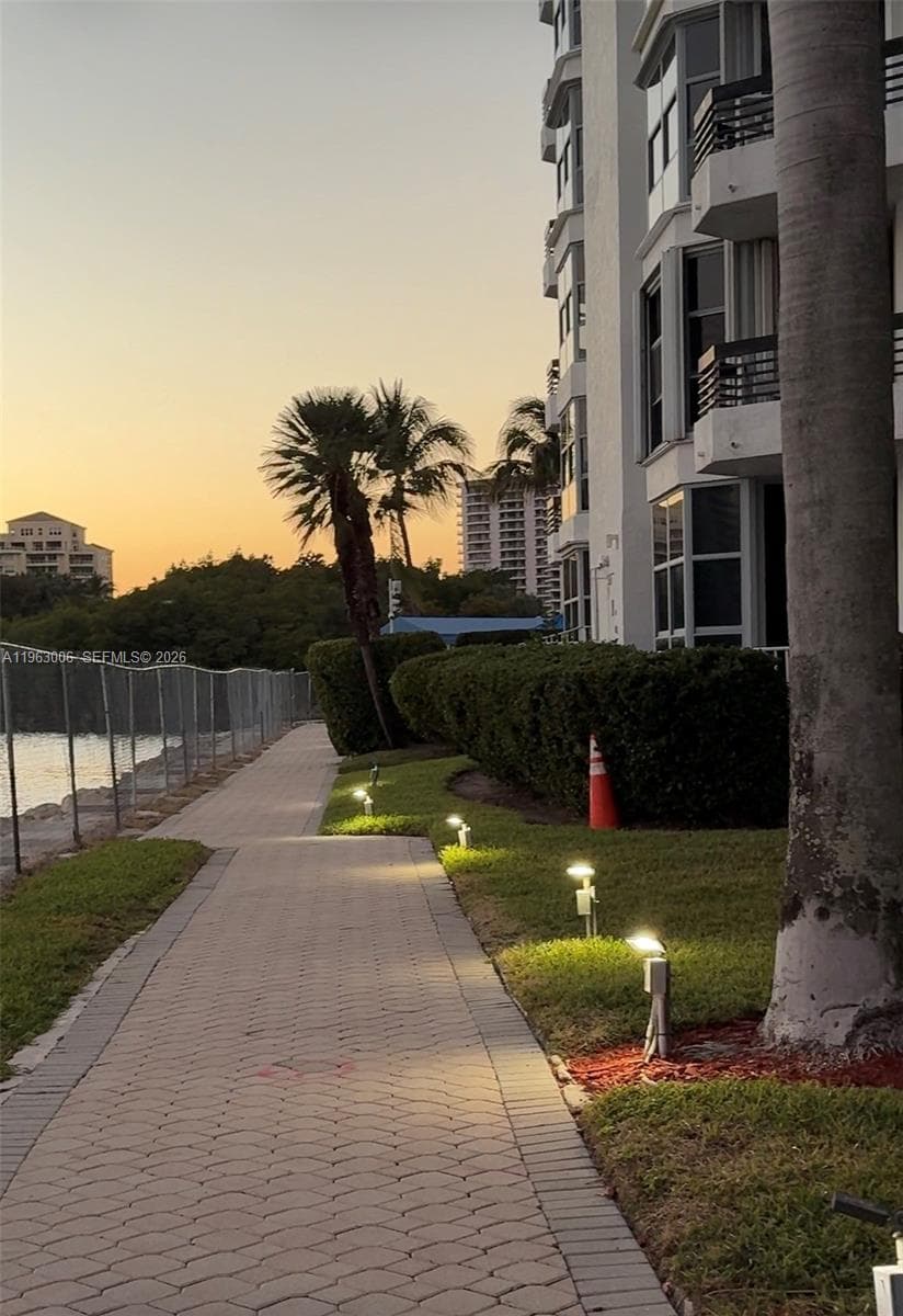 Mystic Pointe Tower 500 C, Aventura, FL — 25