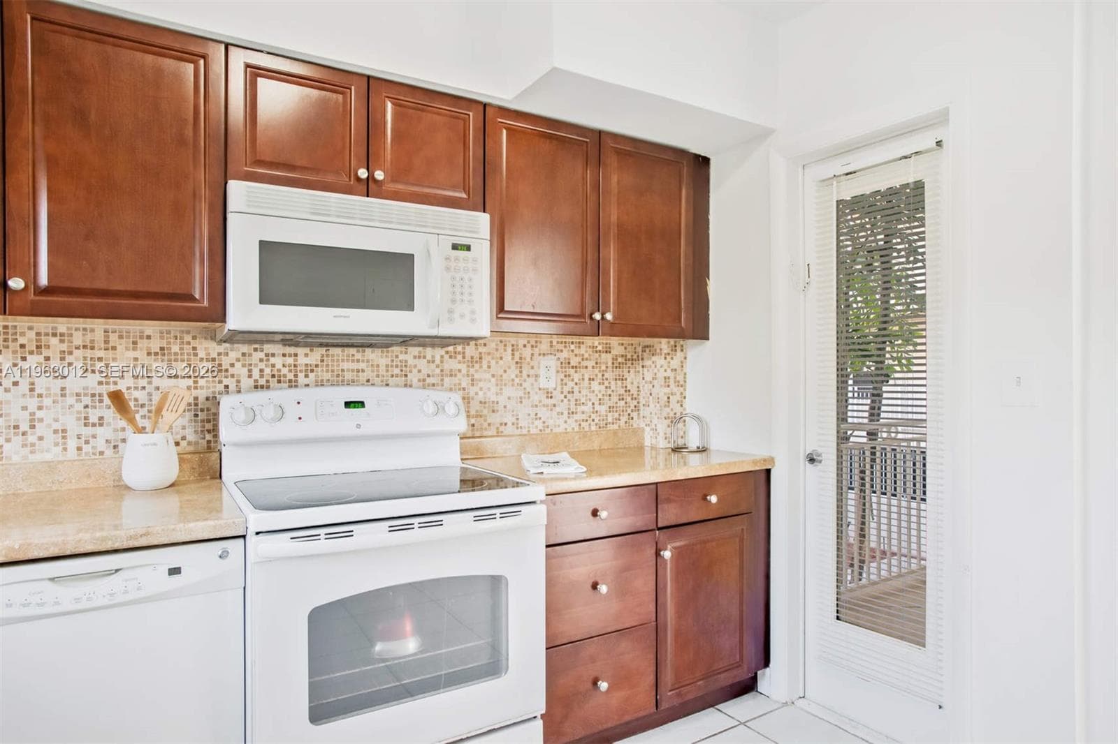 10001 W Bay Harbor Dr # 208, Bay Harbor Islands FL 33154 — 10
