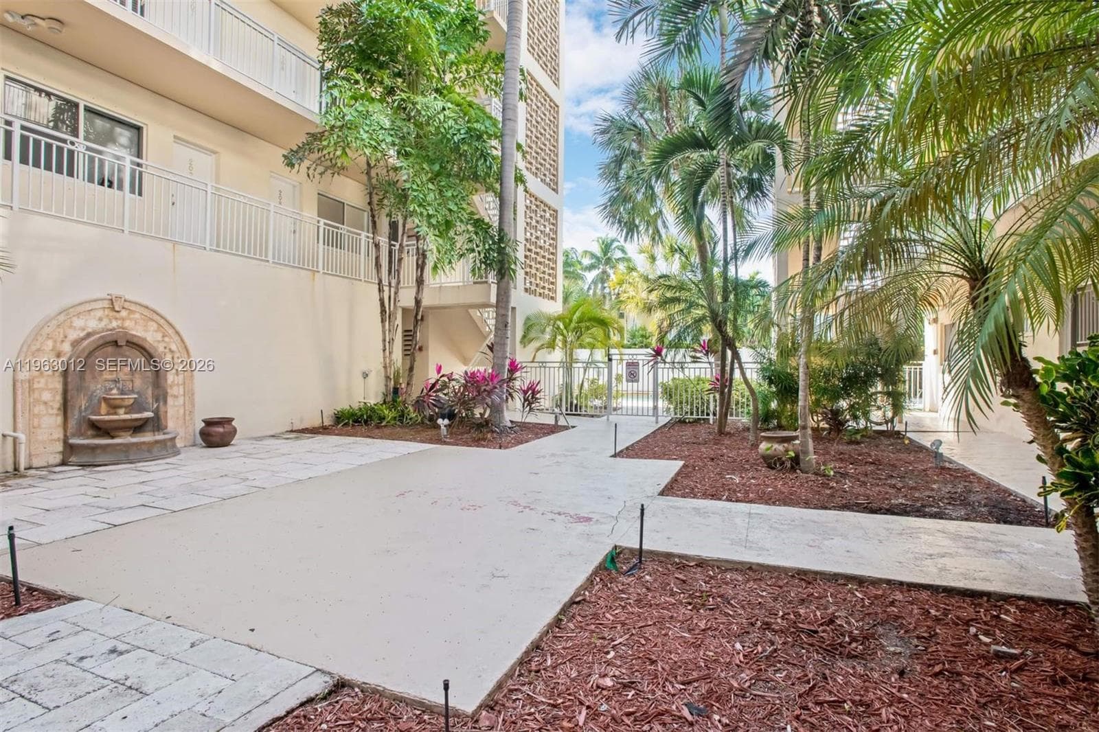 10001 W Bay Harbor Dr # 208, Bay Harbor Islands FL 33154 — 11
