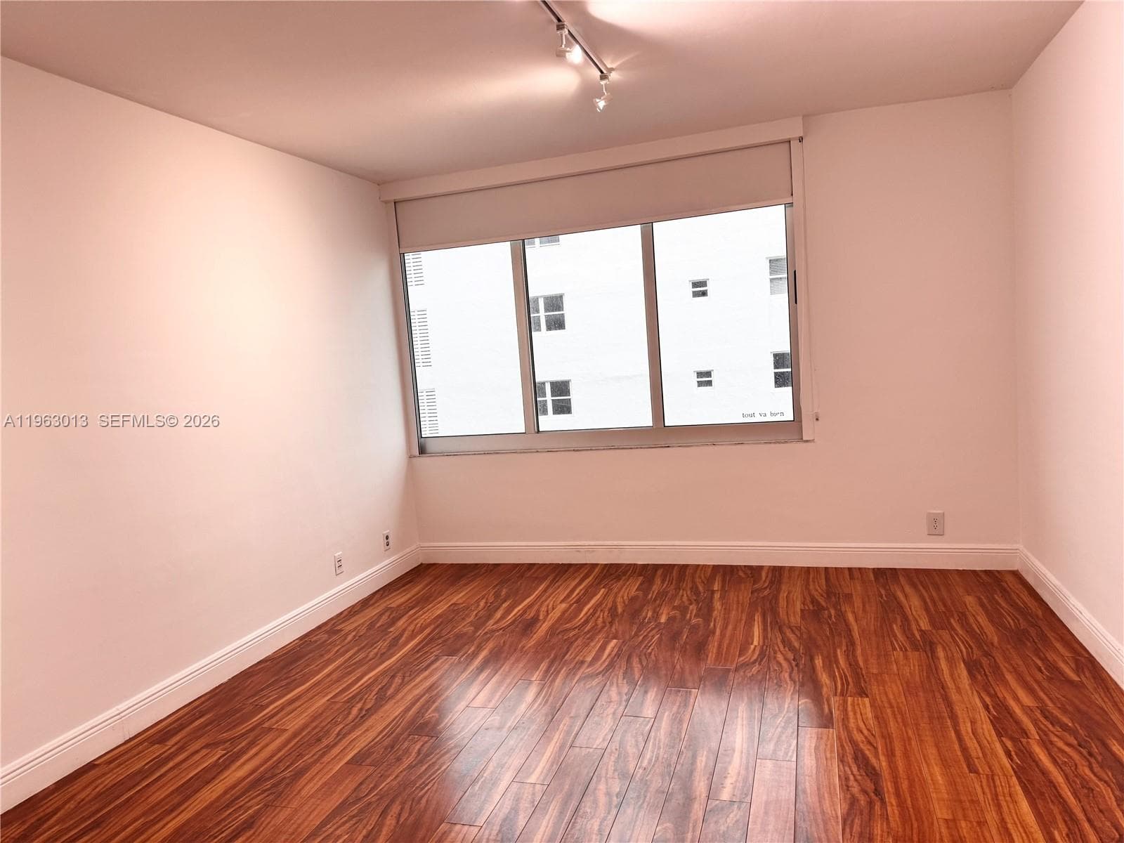 1200 West Ave # 1418, Miami Beach FL 33139 — 17