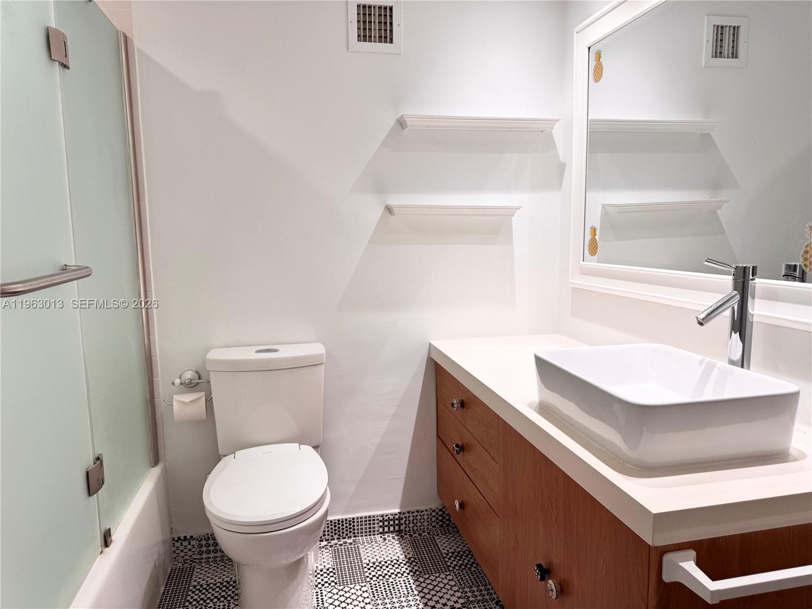 1200 West Ave # 1418, Miami Beach FL 33139 — 24