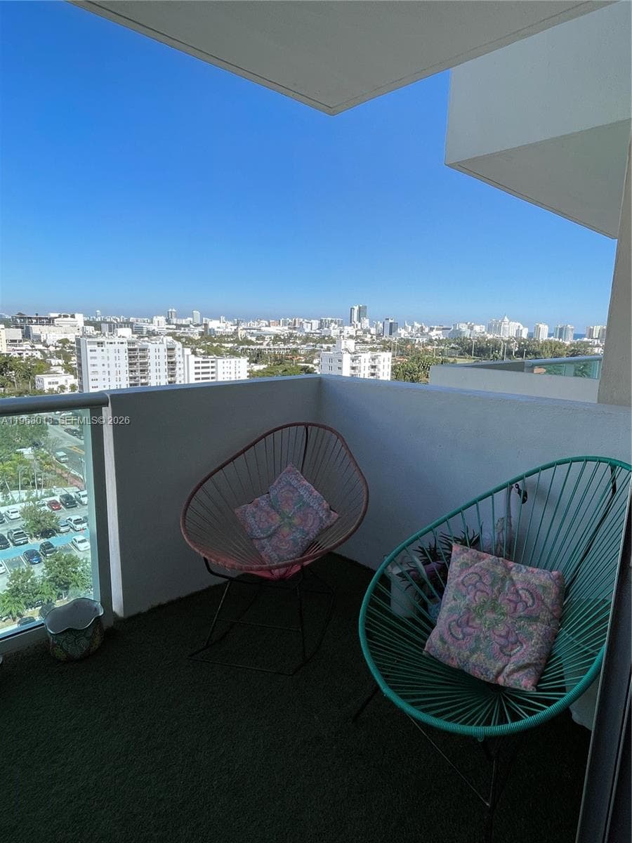 1200 West Ave # 1418, Miami Beach FL 33139 — 31