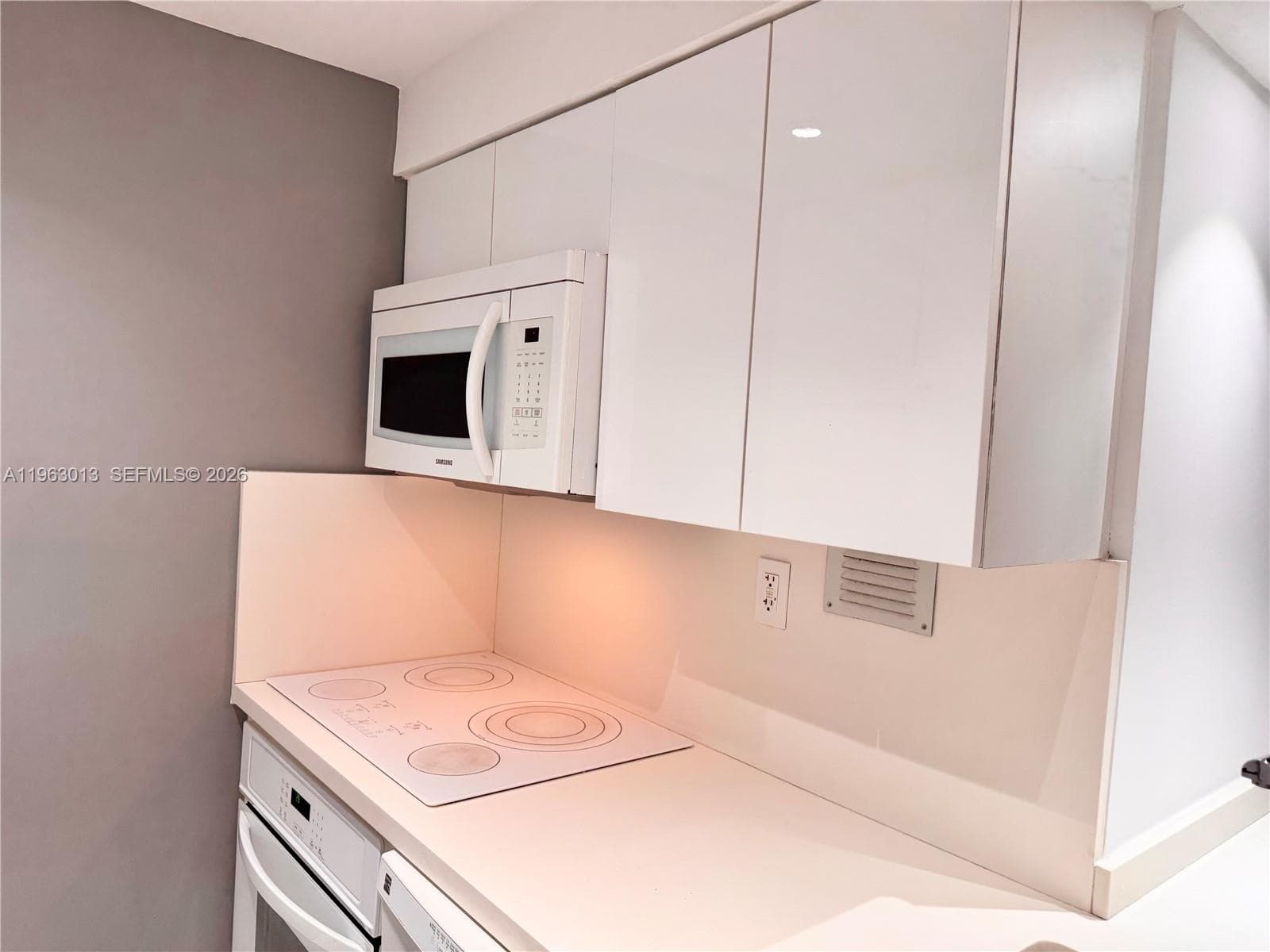 1200 West Ave # 1418, Miami Beach FL 33139 — 8