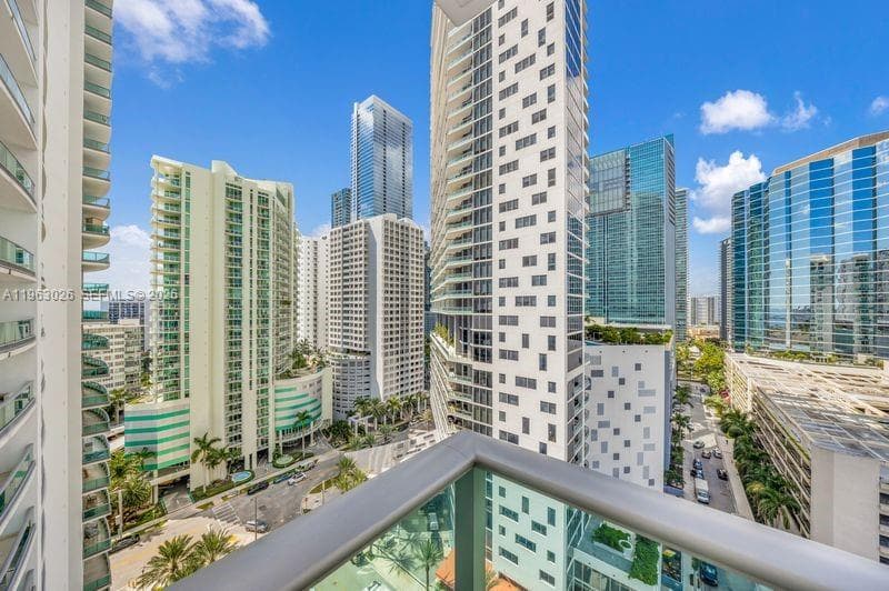 1331 Brickell Bay Dr # 1602, Miami FL 33131 — 32