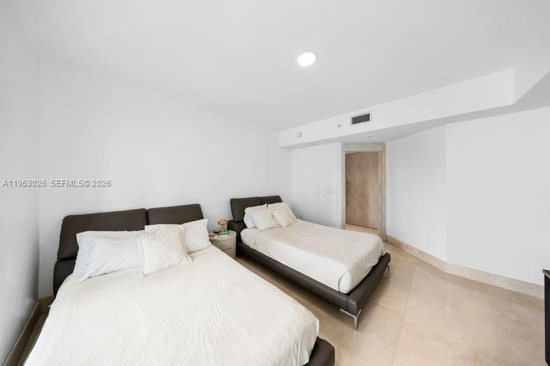 1331 Brickell Bay Dr # 1602, Miami FL 33131 — 20