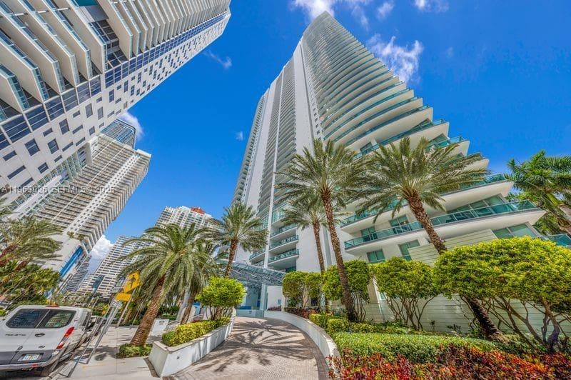 1331 Brickell Bay Dr # 1602, Miami FL 33131 — 33
