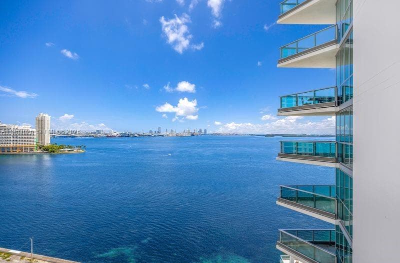 1331 Brickell Bay Dr # 1602, Miami FL 33131 — 35
