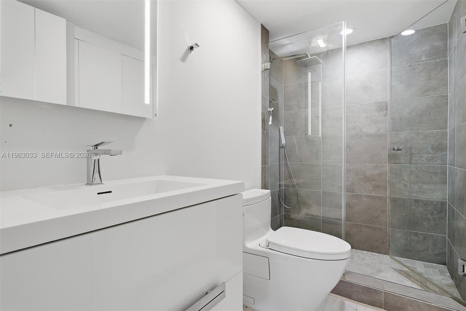 540 Brickell Key Dr # 823, Miami FL 33131 — 28