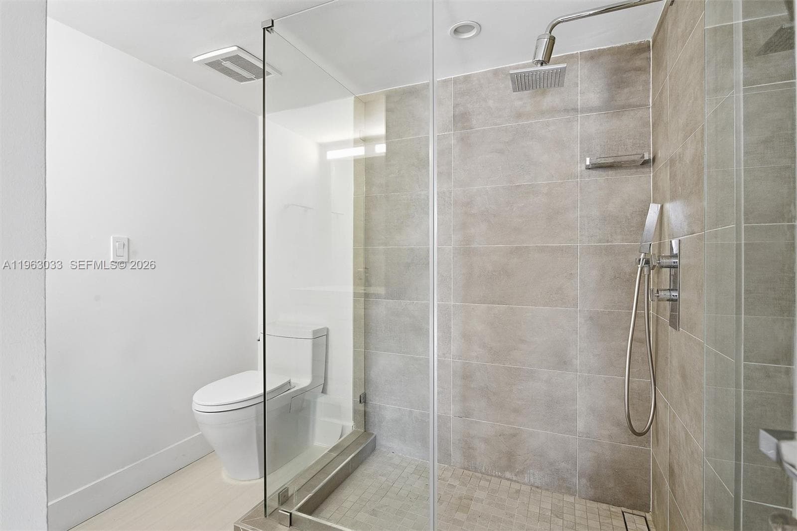 540 Brickell Key Dr # 823, Miami FL 33131 — 20