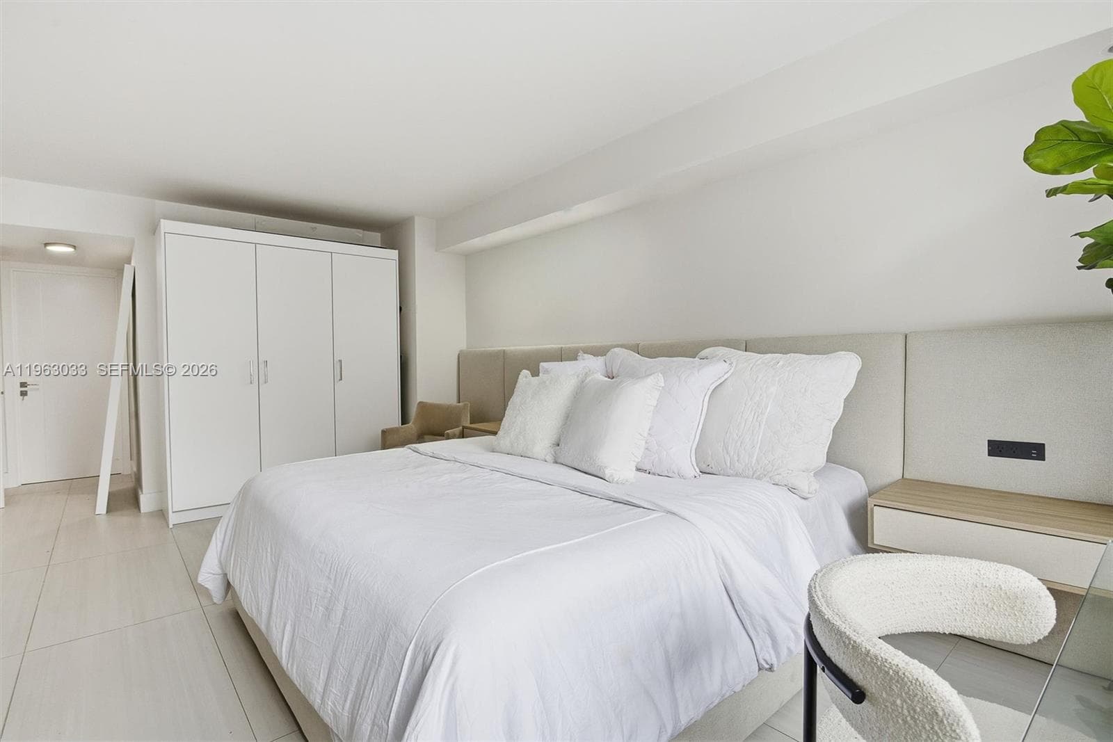 540 Brickell Key Dr # 823, Miami FL 33131 — 19
