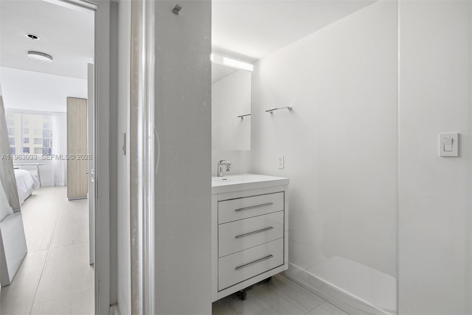 540 Brickell Key Dr # 823, Miami FL 33131 — 21