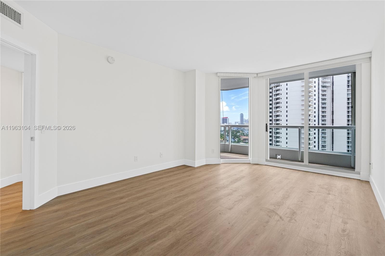 21055 Yacht Club Dr # 1903, Aventura FL 33180 — 13