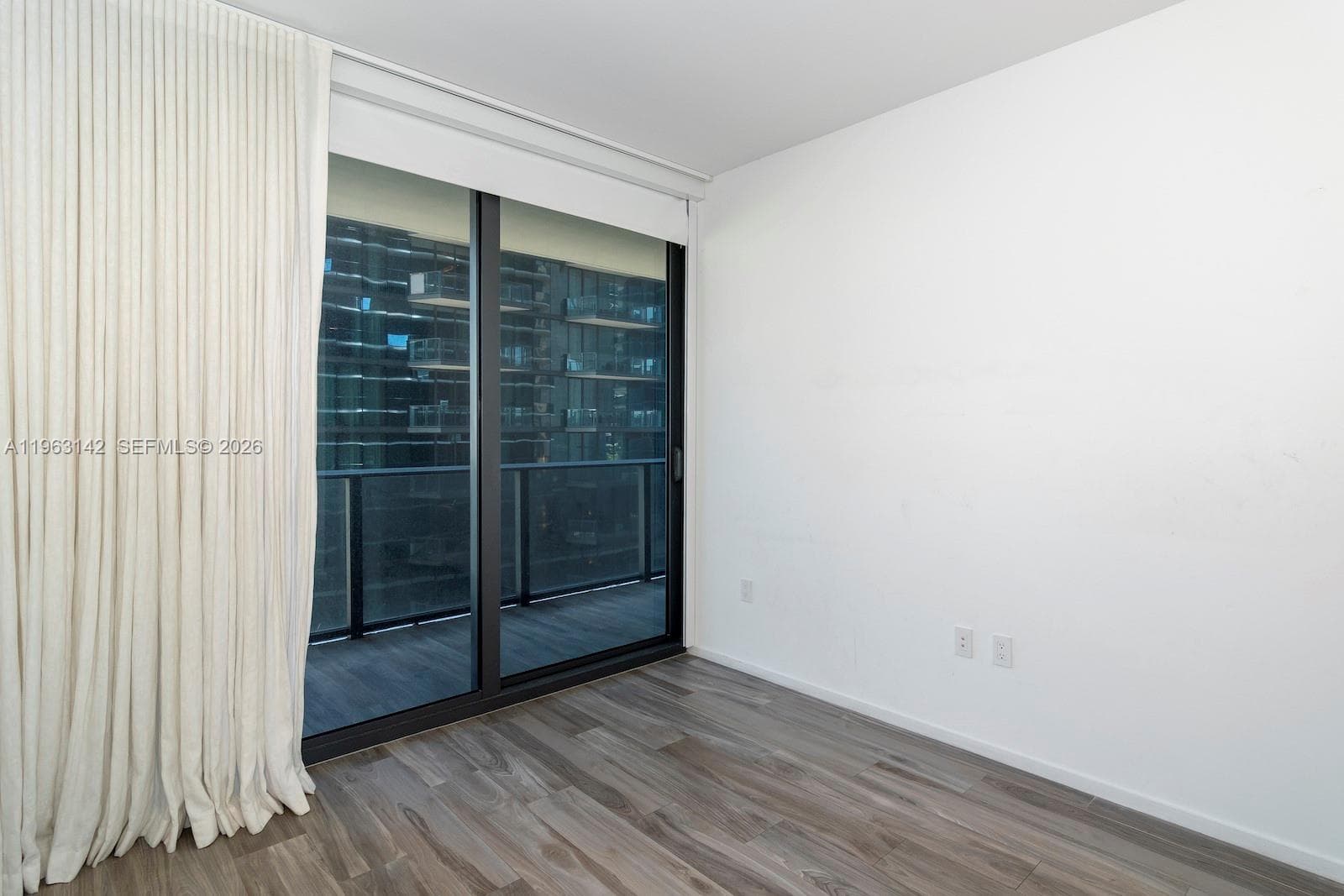 801 S Miami Ave # 1409, Miami FL 33130 — 32